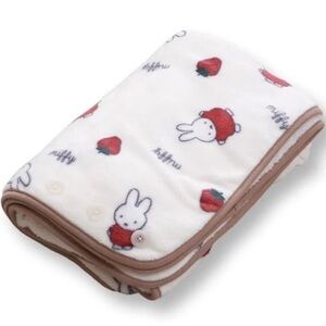 Miffy🐰🍓 Soft & Plush Beige Strawberry Blanket